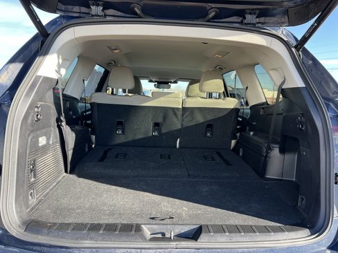 Used 2023 Subaru Ascent Premium w/ Convenience Package image 20