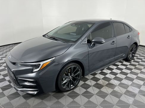 Used 2023 Toyota Corolla SE image 7