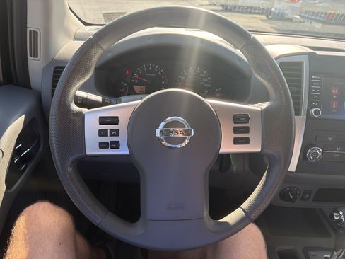Used 2019 Nissan Frontier SV AWD/4WD image 18
