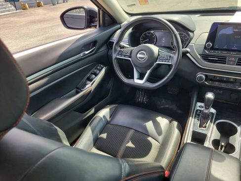 Used 2024 Nissan Altima 2.5 SR FWD image 15