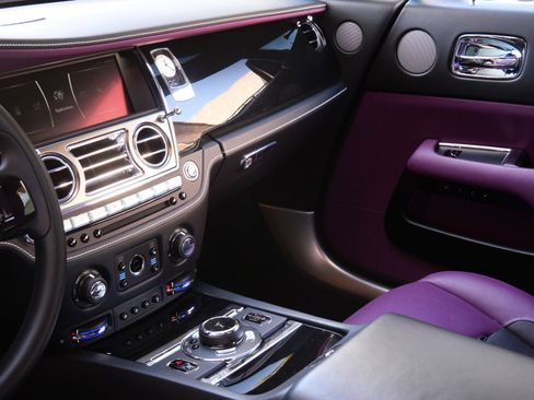 Certified 2018 Rolls-Royce Wraith image 27