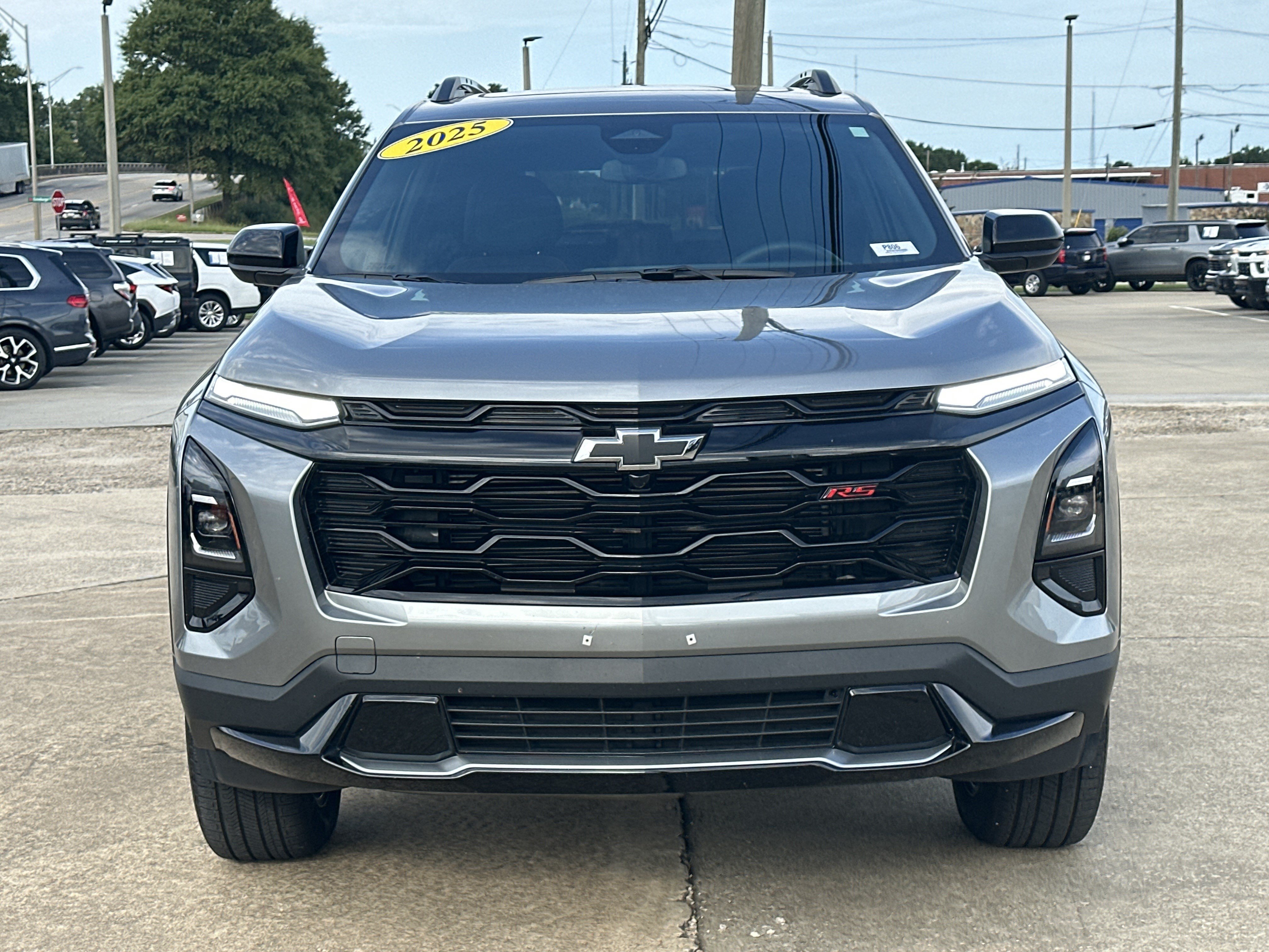 Certified 2025 Chevrolet Equinox RS AWD/4WD image 2