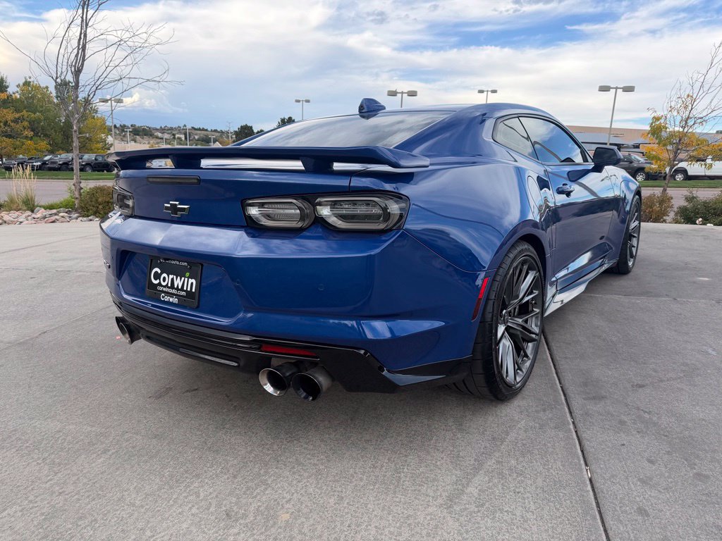 Used 2022 Chevrolet Camaro ZL1 RWD image 9