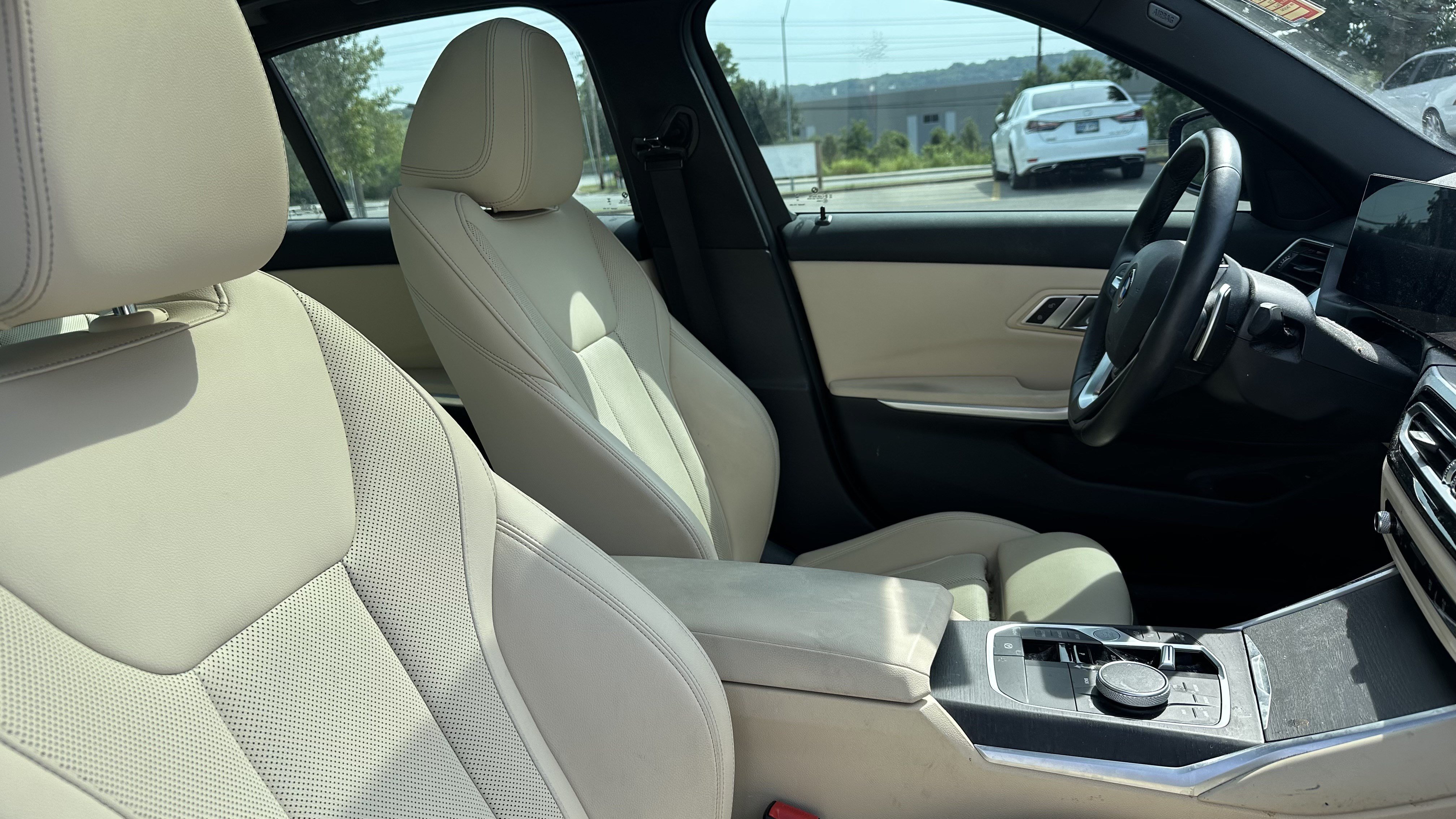 Used 2023 BMW 330i xDrive Sedan w/ Premium Package AWD/4WD image 32
