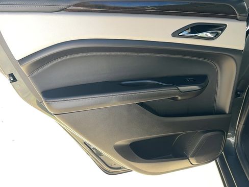 Used 2014 Cadillac SRX Luxury w/ Driver Awareness Package image 14