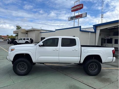 Used 2022 Toyota Tacoma SR AWD/4WD image 10