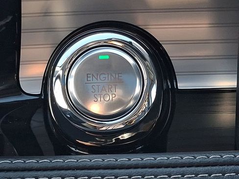 Used 2022 Lincoln Corsair AWD w/ Premium Package image 26