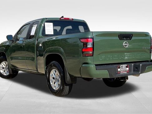 Used 2024 Nissan Frontier SV image 17
