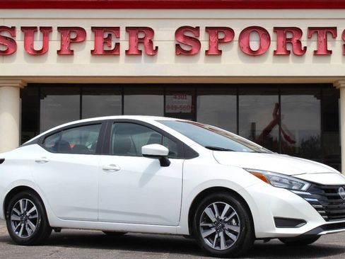 Used 2025 Nissan Versa SV w/ Trunk Package FWD image 1