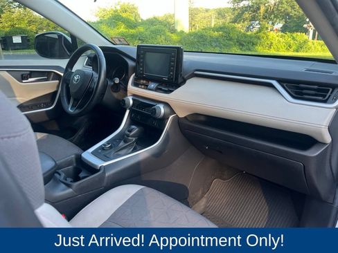 Used 2021 Toyota RAV4 XLE w/ Convenience Package AWD/4WD image 15