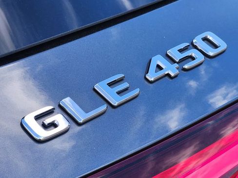 Used 2021 Mercedes-Benz GLE 450 4MATIC image 11
