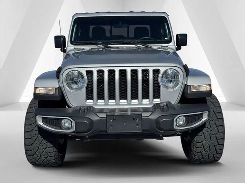 Used 2023 Jeep Gladiator Overland image 2