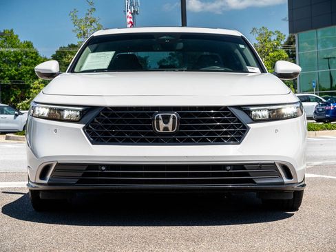 Used 2024 Honda Accord Touring image 2