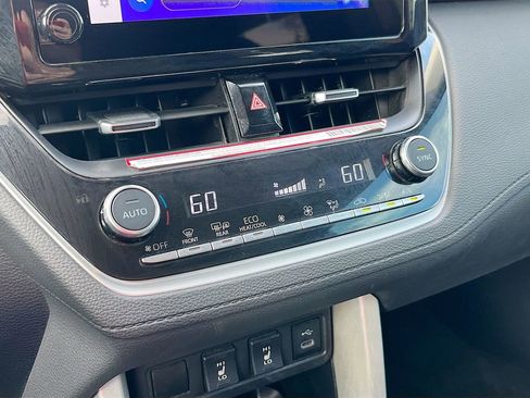 Used 2024 Toyota Corolla Cross XLE w/ Convenience Package image 16