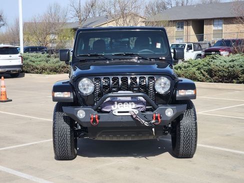 Used 2021 Jeep Gladiator Sport image 2