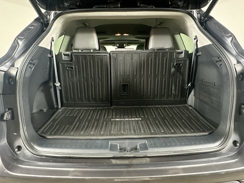 Used 2022 Toyota Highlander XLE image 30