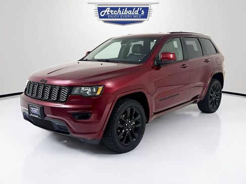 Used 2020 Jeep Grand Cherokee Altitude image 3