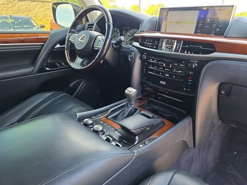 Used 2018 Lexus LX 570 4WD w/ Luxury Package image 20