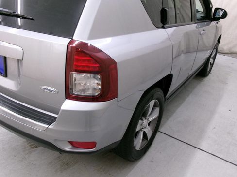 Used 2017 Jeep Compass High Altitude image 8