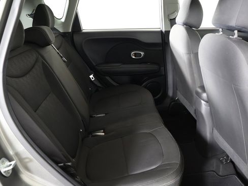 Used 2018 Kia Soul image 28