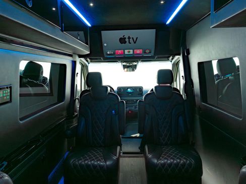 Used 2021 Mercedes-Benz Sprinter 2500 image 17