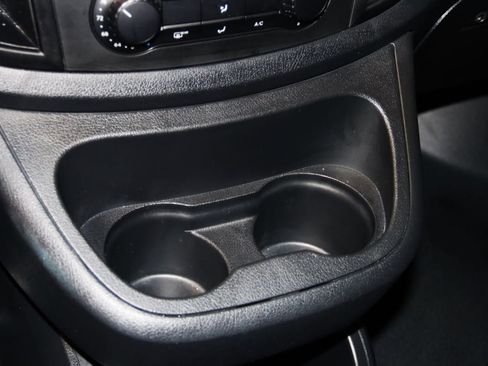 Used 2023 Mercedes-Benz Metris Passenger image 40