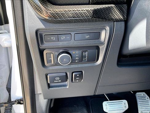Used 2022 Ford F150 Lariat w/ Equipment Group 502A High AWD/4WD image 39