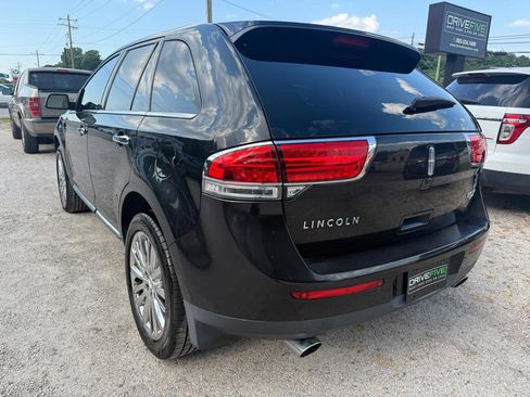 Used 2013 Lincoln MKX FWD image 5