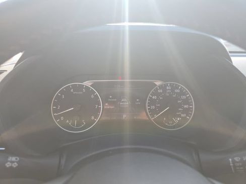 Certified 2025 Nissan Sentra SR FWD image 14
