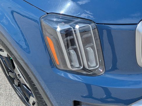 Used 2025 Kia Telluride EX w/ EX Captain's Chair Package AWD/4WD image 10