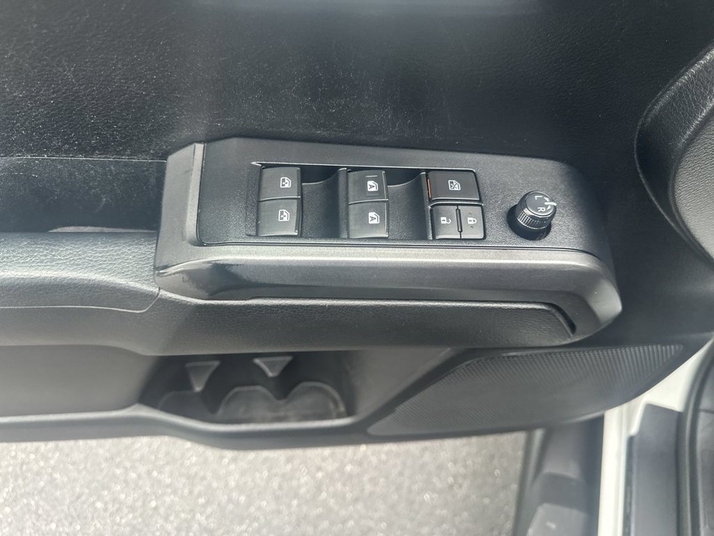 Used 2021 Toyota Tacoma TRD Off-Road w/ Technology Package AWD/4WD image 19