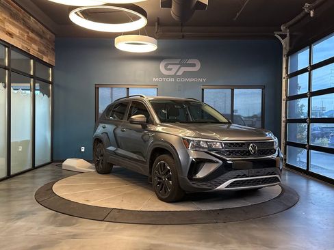 Used 2023 Volkswagen Taos S FWD image 1