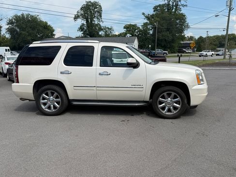 Used 2013 GMC Yukon Denali AWD/4WD image 4
