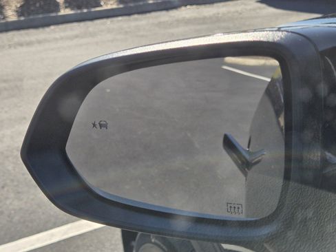 New 2026 Chevrolet Equinox EV LT image 13