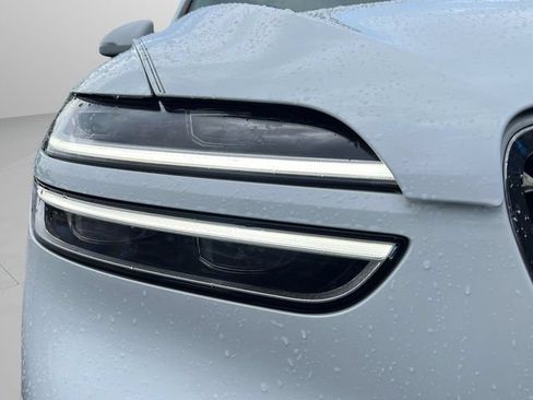 Certified 2025 Genesis GV70 2.5T AWD/4WD image 24