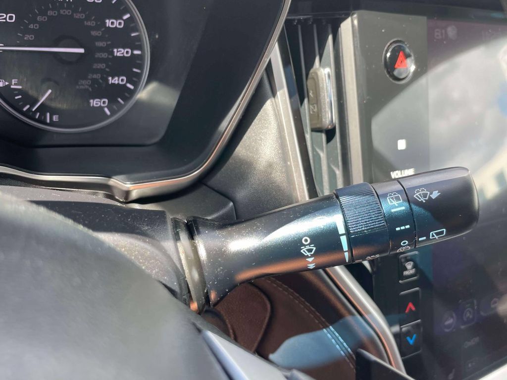 Used 2020 Subaru Outback Limited AWD/4WD image 25