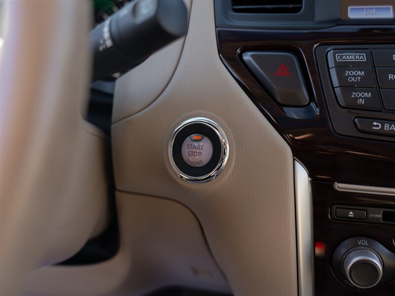 Used 2015 Nissan Pathfinder Platinum FWD image 37