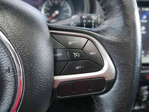 Certified 2022 Jeep Renegade Limited w/ Sun, Sound & Wheels Group AWD/4WD image 36