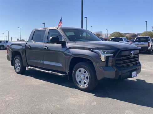 New 2026 Toyota Tundra SR image 3