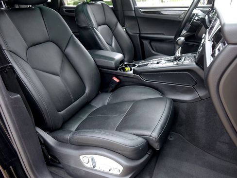 Used 2019 Porsche Macan AWD/4WD image 8