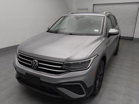 Used 2022 Volkswagen Tiguan SE w/ Panoramic Sunroof Package image 15