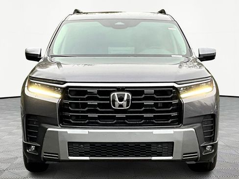 New 2026 Honda Pilot Touring image 2
