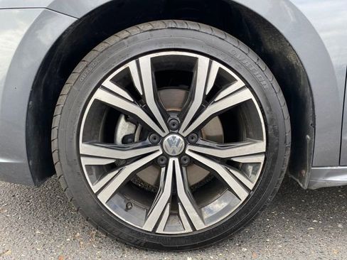 Used 2022 Volkswagen Passat 2.0T image 22