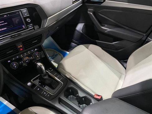 Used 2019 Volkswagen Jetta R-Line FWD image 18