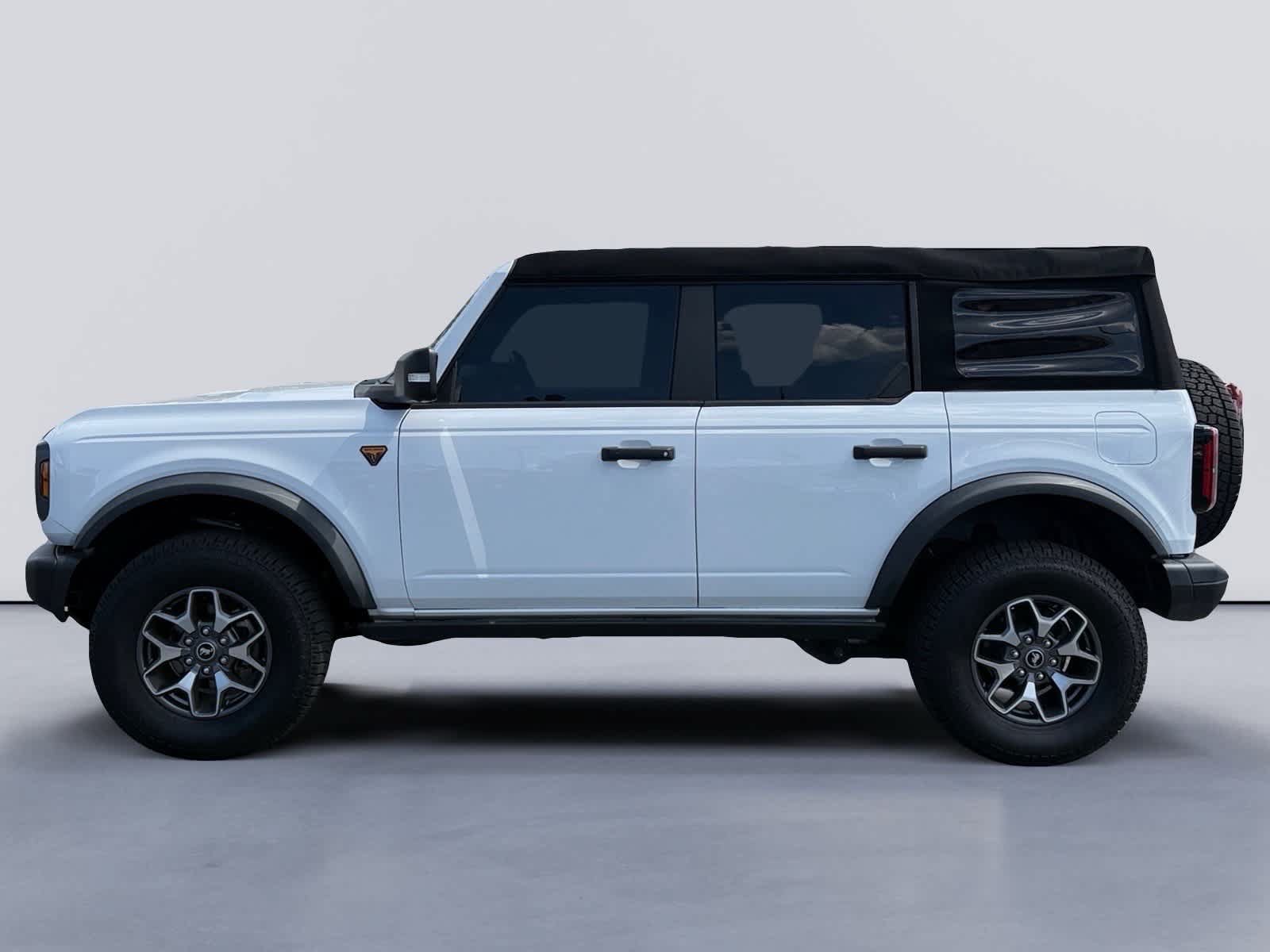 Used 2023 Ford Bronco Badlands AWD/4WD image 2