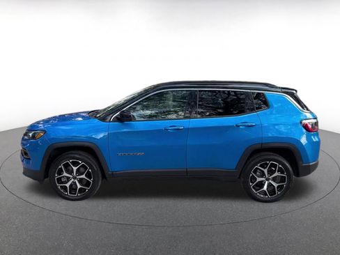 Used 2025 Jeep Compass Limited AWD/4WD image 9