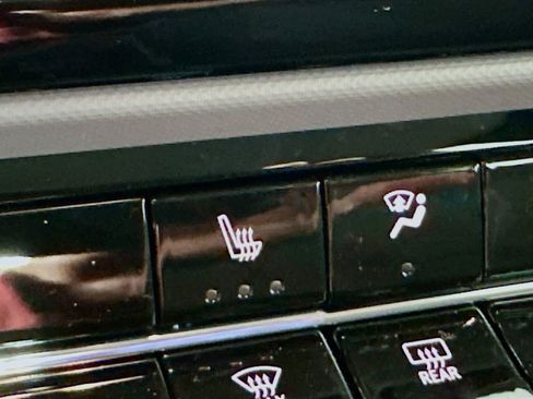 New 2027 Chevrolet Bolt LT w/ Comfort Package image 20