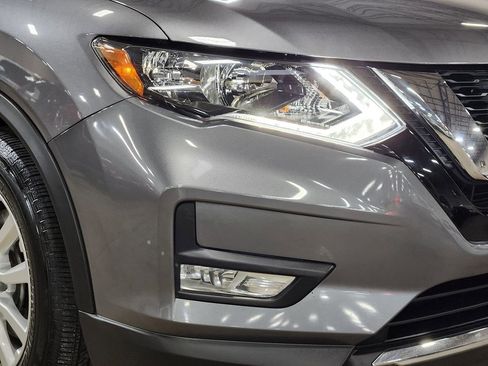 Used 2017 Nissan Rogue SV w/ SV Family Package FWD image 13
