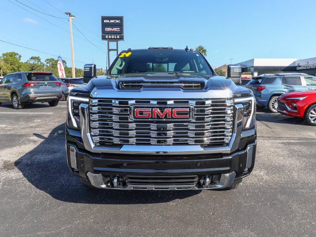 Used 2024 GMC Sierra 3500 Denali w/ Denali Reserve Package AWD/4WD image 2