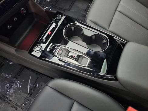 New 2027 Audi Q6 e-tron Premium Plus AWD/4WD image 9